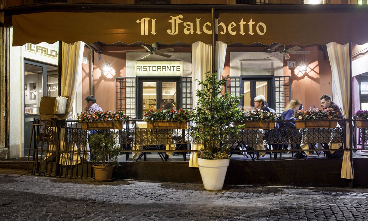 Mangiare a Roma - Il Falchetto è uno dei migliori ristoranti situato a pochi passi dalla Fontana di Trevi, in pieno centro storico a Roma 